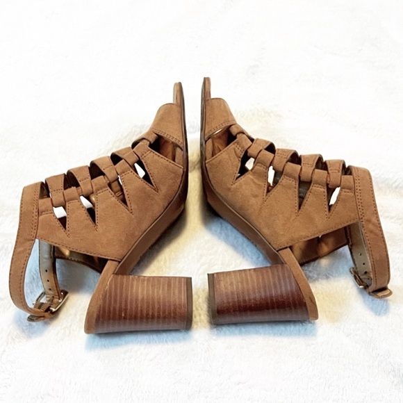 Franco Sarto Grady Faux Suede Stacked Heels Sandals Camel Tan Size 6 Open Toe - Picture 3 of 7